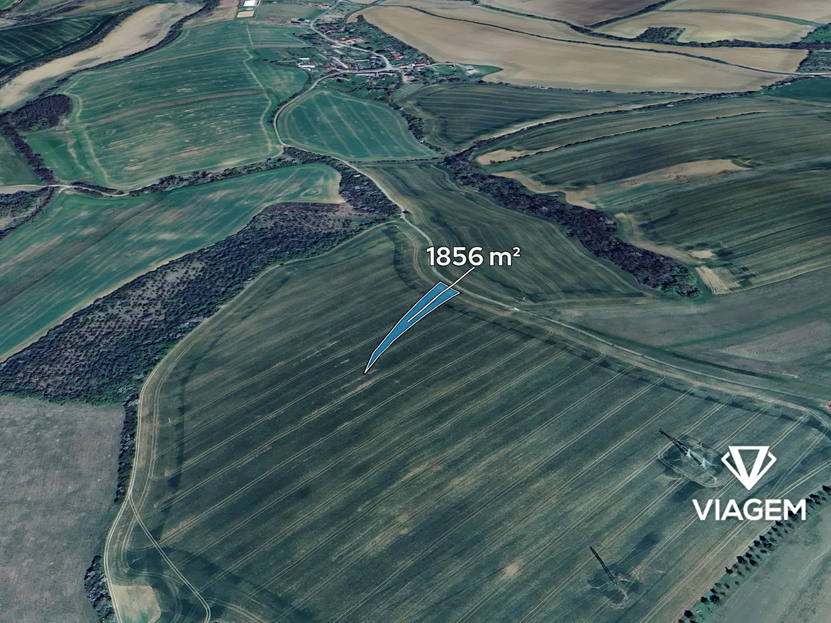 Prodej podílu 3/8 pole 696 m²